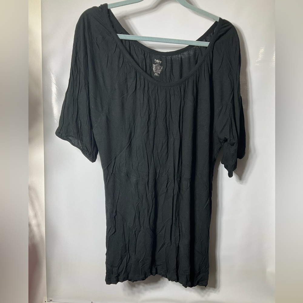 Thin Shirt - V Neck